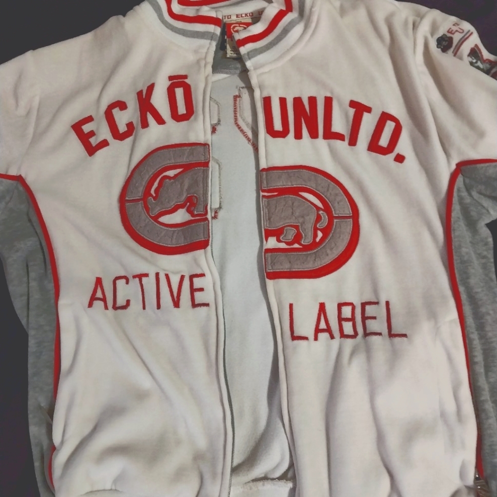 Ecko unlimited Valor short sleeve top, soft, hardly been used. Lost weight n now